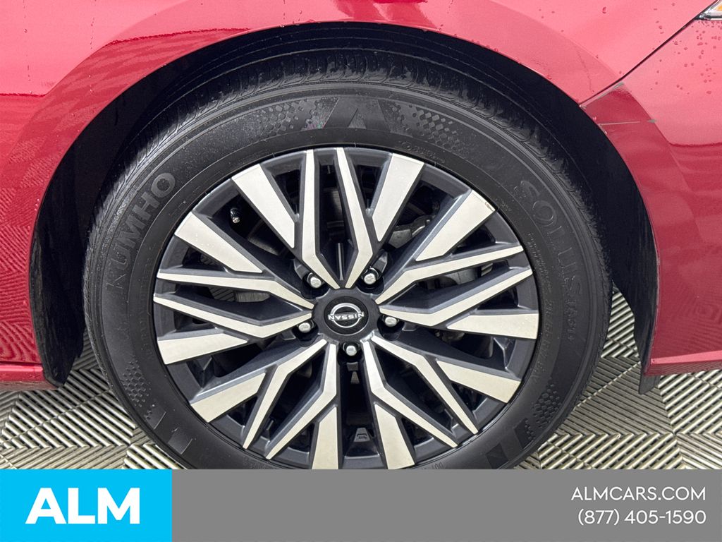 Used 2025 Red Nissan 2.5 SV image 16