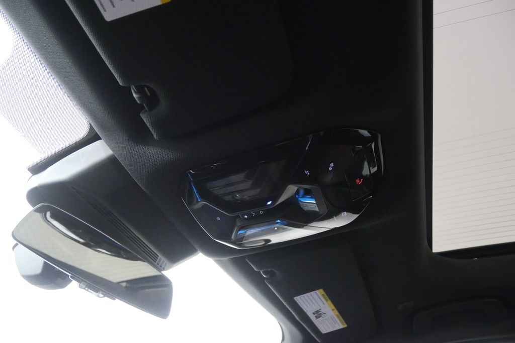 Thumbnail: 2023 BMW 7 Series - 24