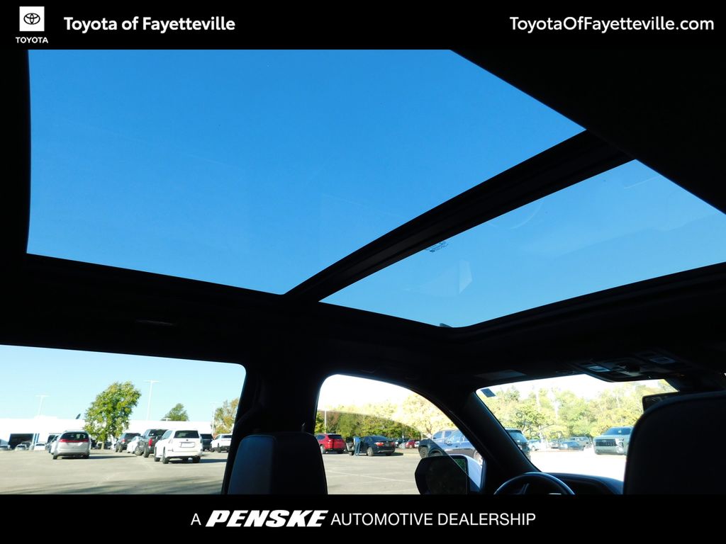 Thumbnail: 2022 Chevrolet Tahoe - 6