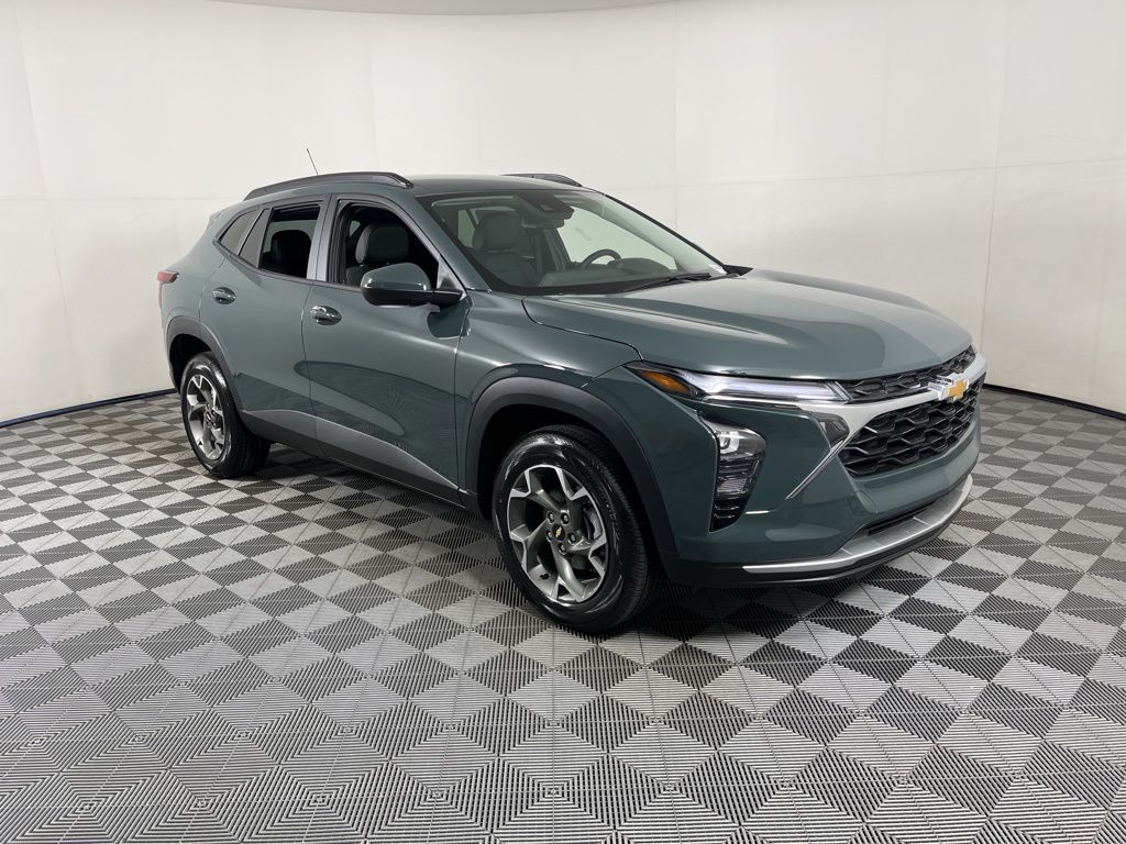 Thumbnail: 2025 Chevrolet Trax - 6