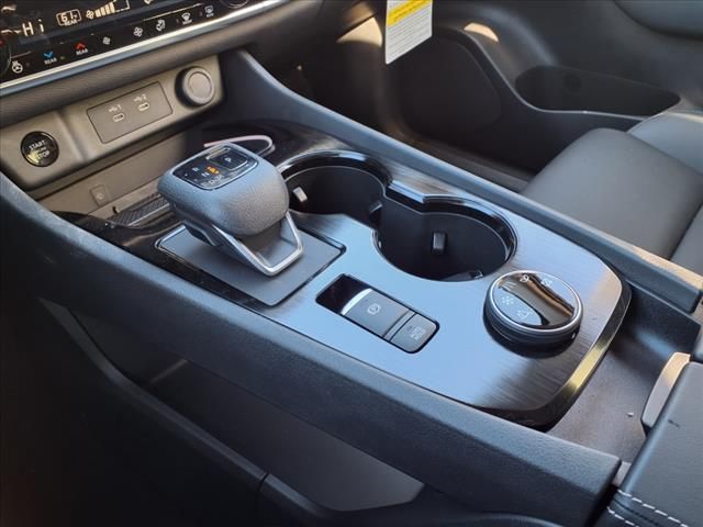 2025 Nissan Rogue SL photo