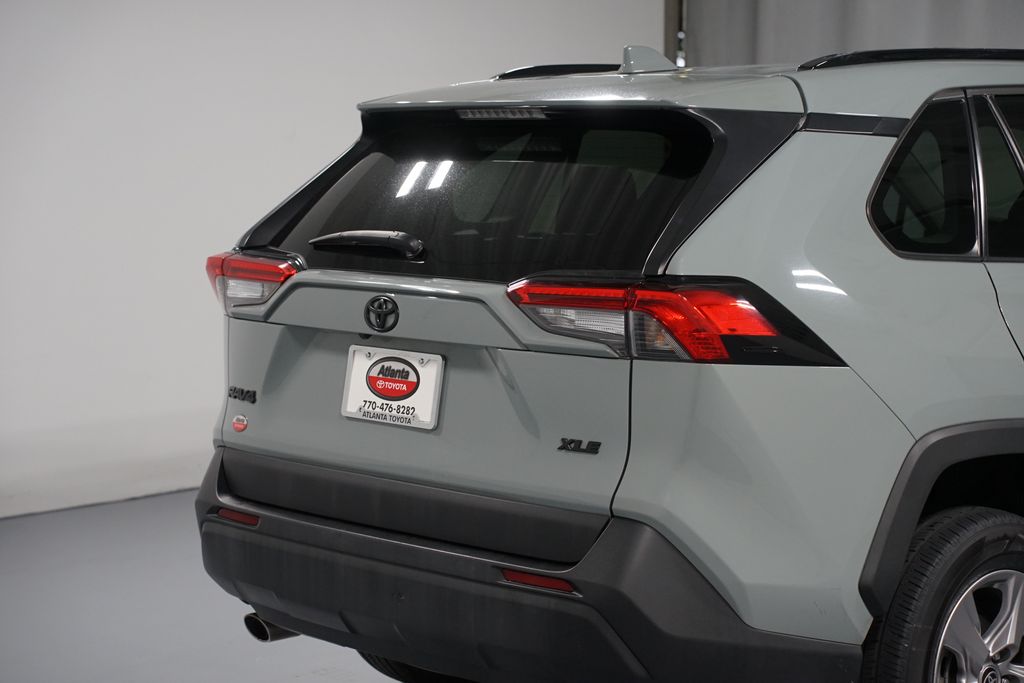 Thumbnail: 2022 Toyota RAV4 - 9