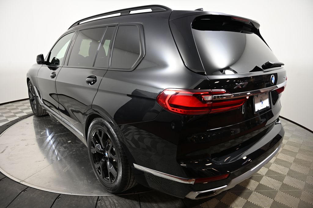 2022 BMW X7 xDrive40i 3