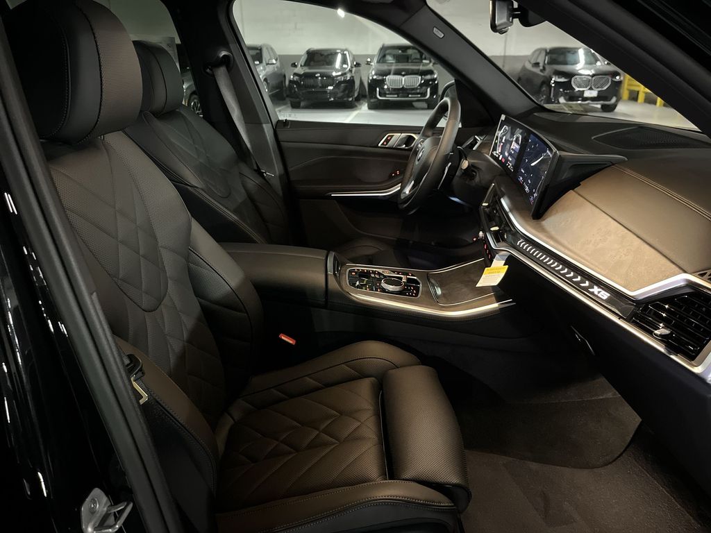 Thumbnail: 2026 BMW X5 - 25