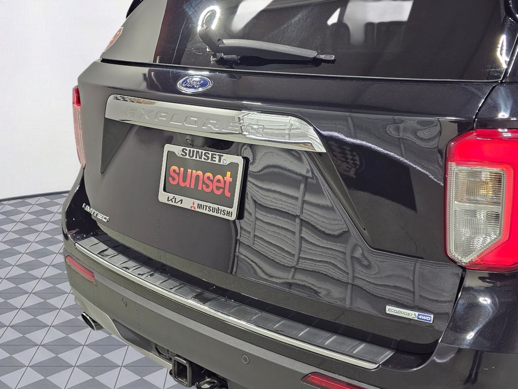 Used 2020 Black Ford Limited image 15