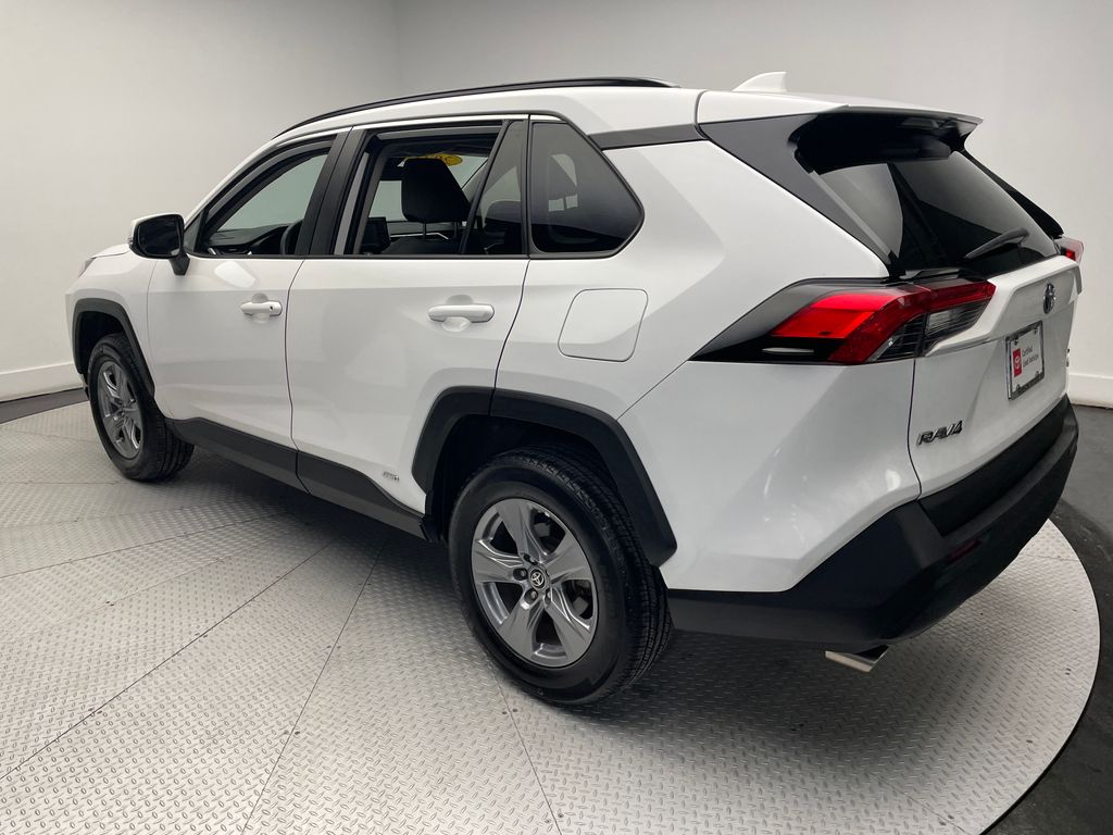 2022 Toyota RAV4 XLE 7