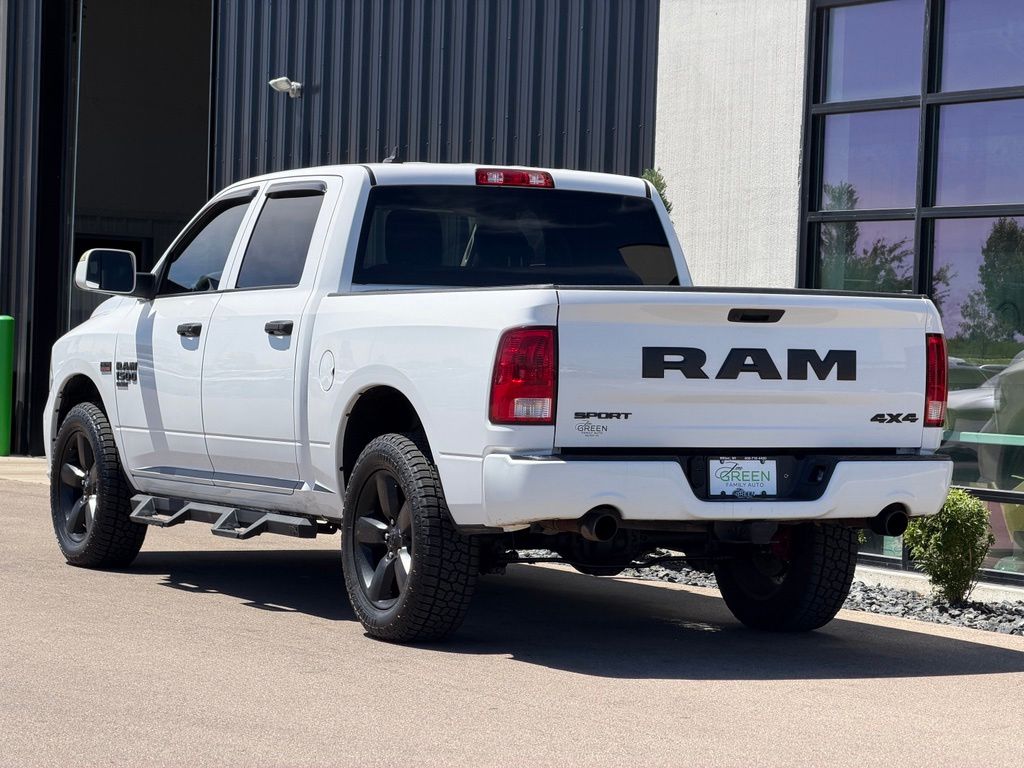View vehicle photo 3
