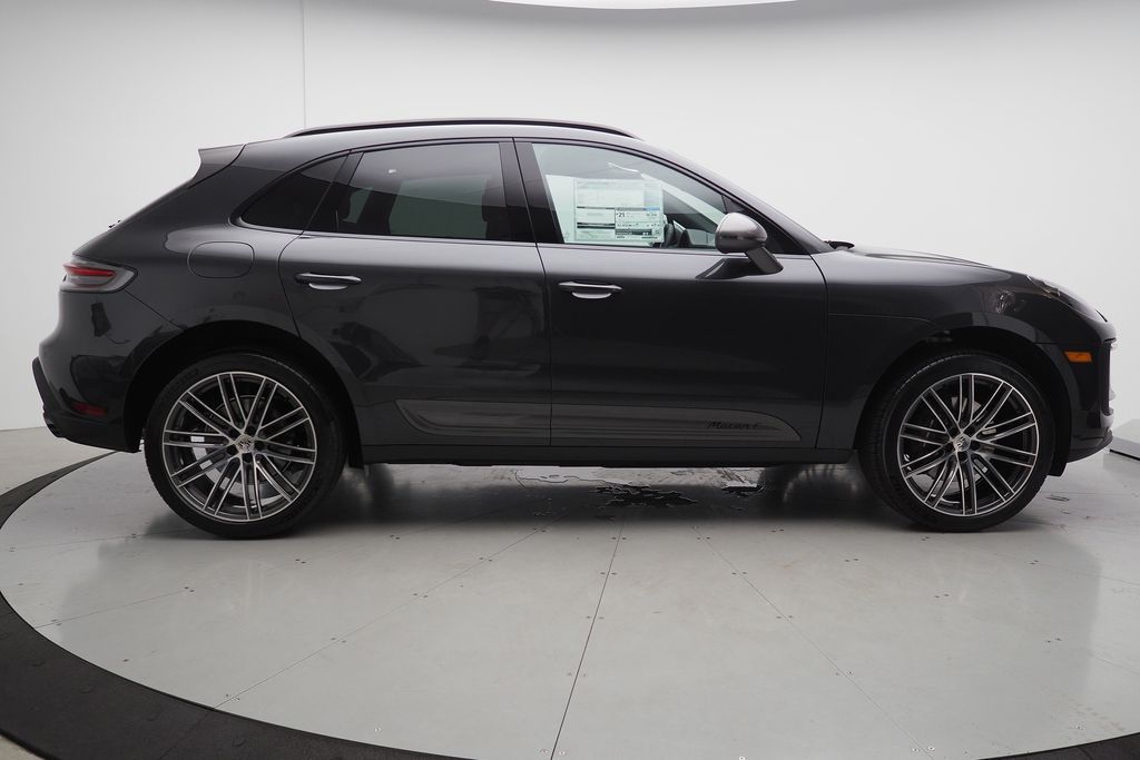 Thumbnail: 2026 Porsche Macan - 4