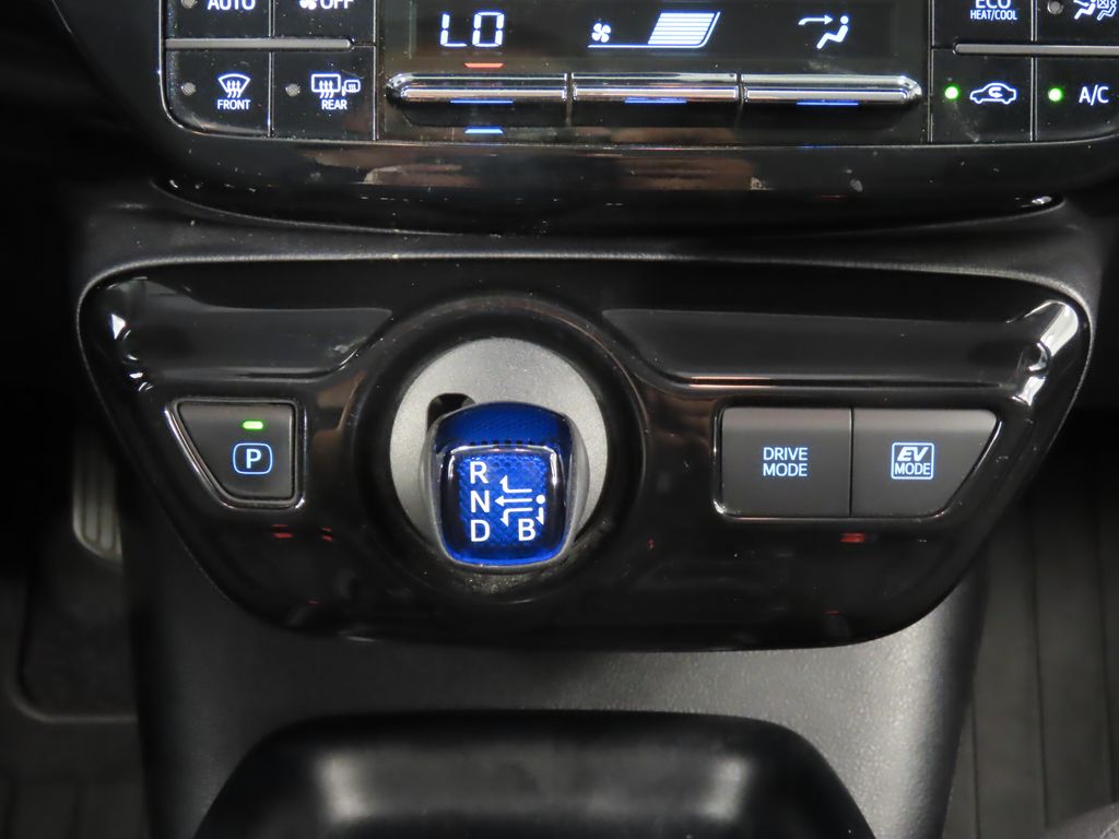 Thumbnail: 2017 Toyota Prius - 28