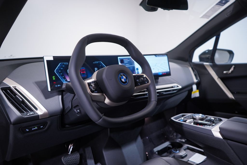 2025 BMW iX xDrive50 6