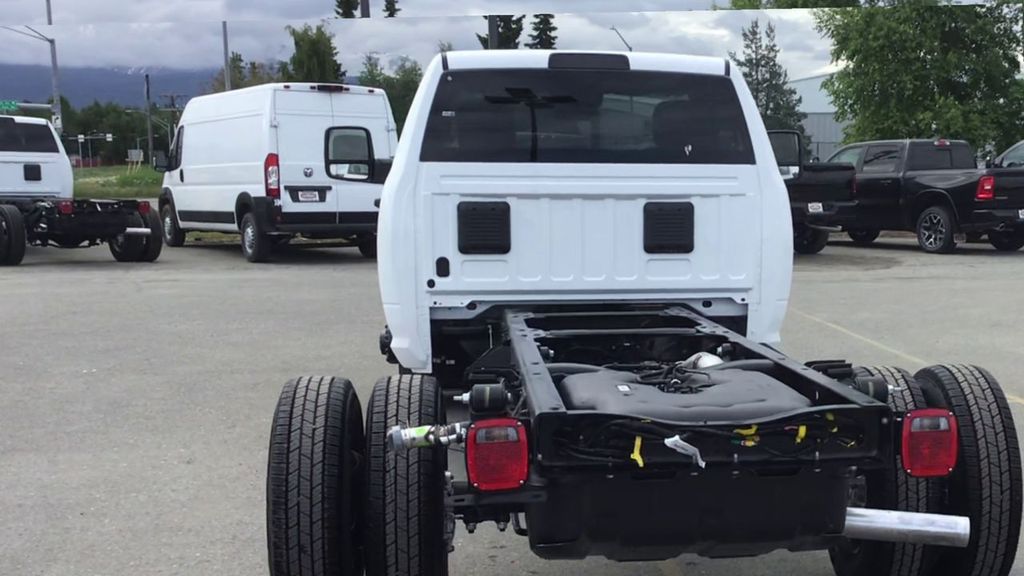 2025 RAM 3500 Chassis Tradesman - Photo 7