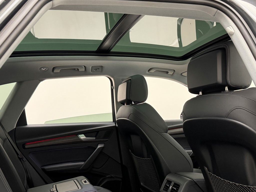 Thumbnail: 2025 Audi Q5 - 13