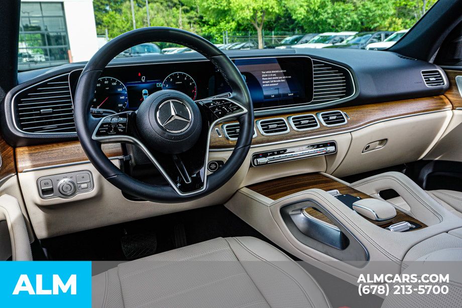 Used 2025 White Mercedes-Benz GLE 580 image 27