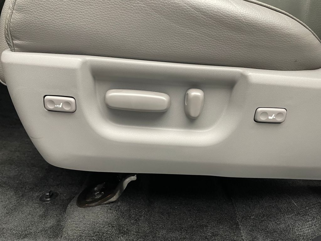 Thumbnail: 2018 Toyota Sequoia - 14