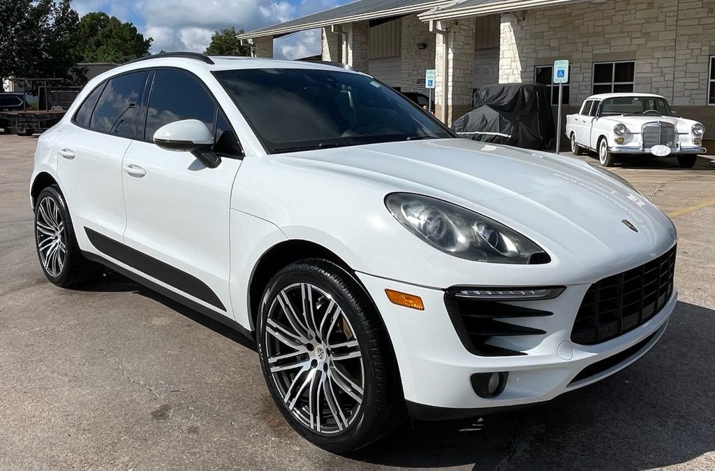 2017 Porsche Macan S - 1