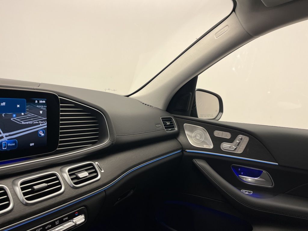 Thumbnail: 2026 Mercedes-Benz GLE - 22