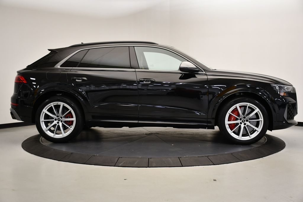 Thumbnail: 2025 Audi RS Q8 - 6