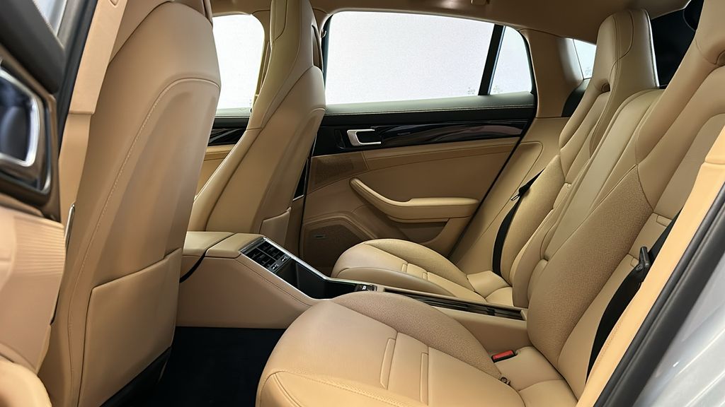 2020 Porsche Panamera Base 24
