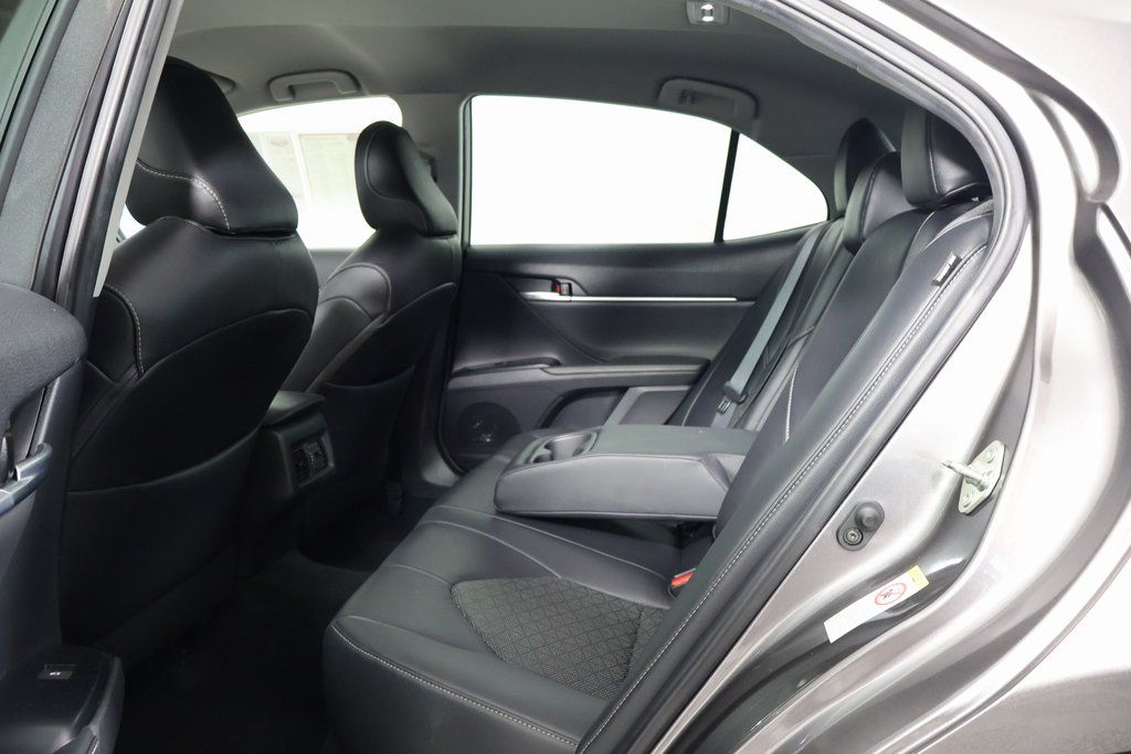 2019 Toyota Camry XSE 11