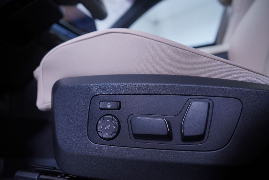 Thumbnail: 2026 BMW X3 - 12