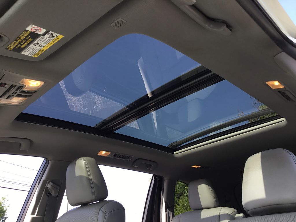 Thumbnail: 2019 Toyota Highlander - 19