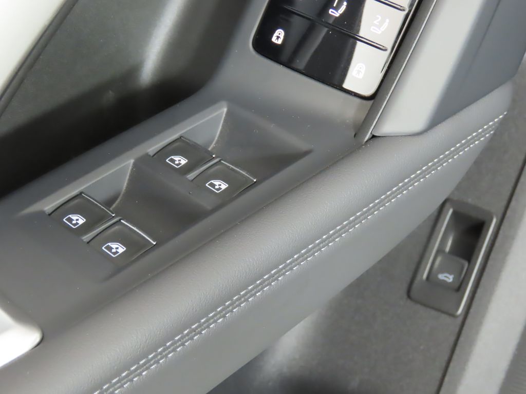 Thumbnail: 2025 Audi Q5 - 29