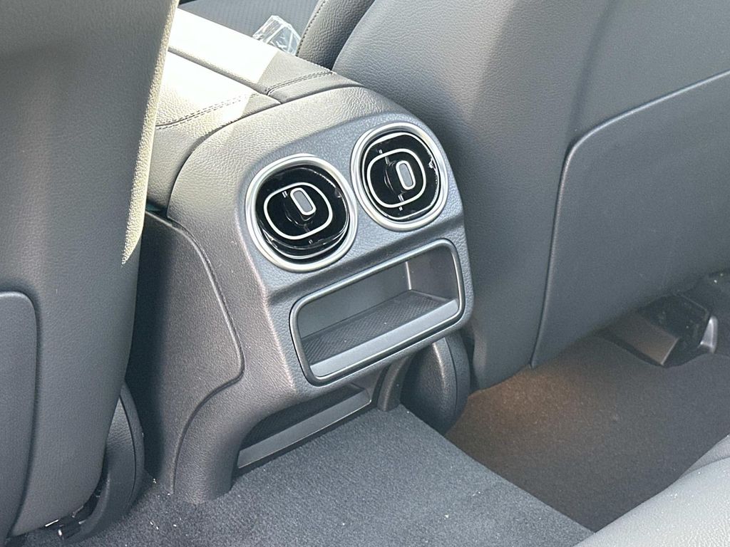 Thumbnail: 2025 Mercedes-Benz C-Class - 19