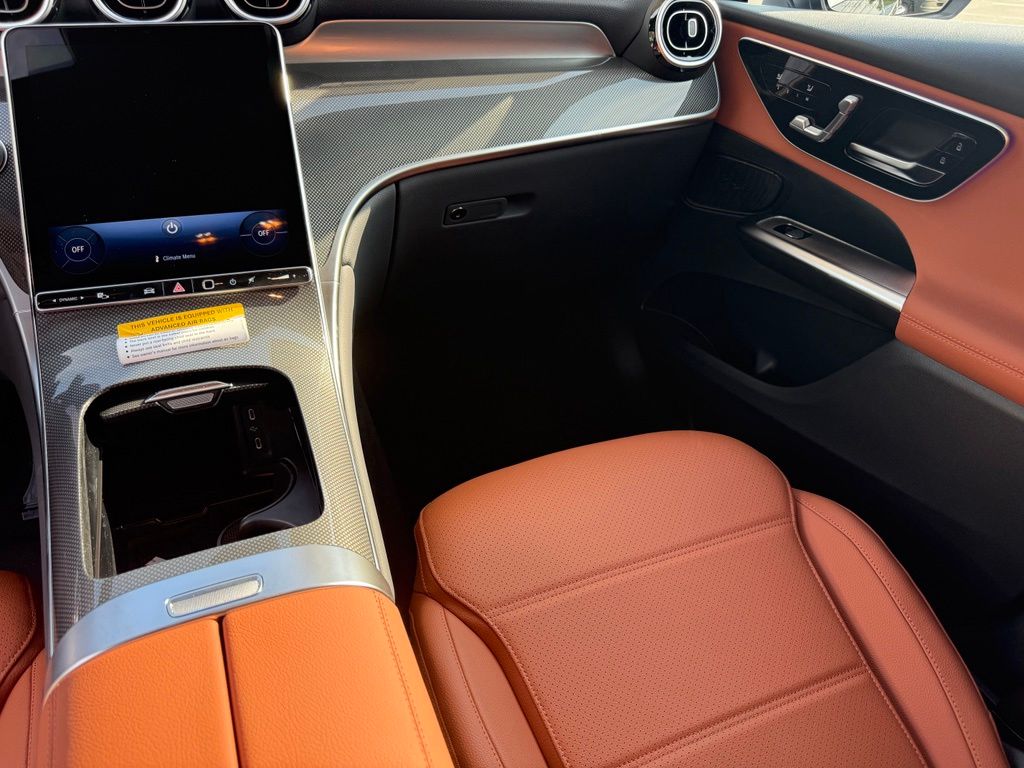 Thumbnail: 2027 Mercedes-Benz GLC - 32