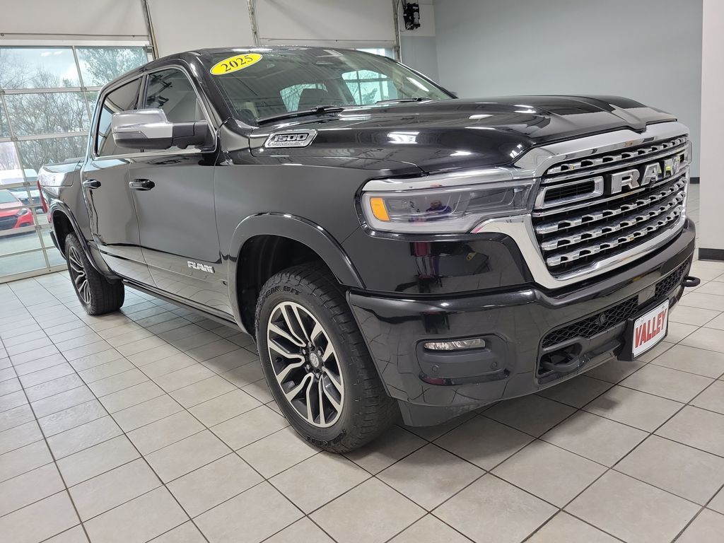 Diamond Black Crystal Pearlcoat 2025 RAM 1500 Limited Crew Cab 4WD Pickup Truck Four-Wheel Drive 8-Speed Automatic