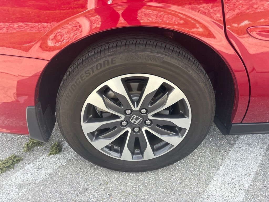 Certified Used 2023 Red Honda EX-L image 11