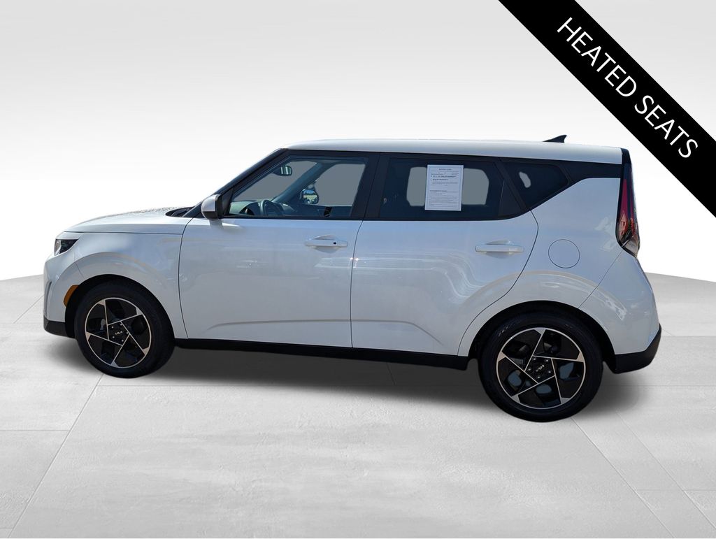 2023 Kia Soul EX photo 3