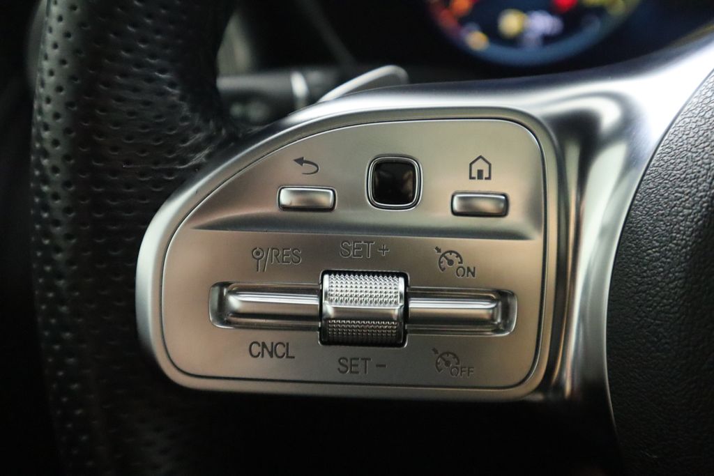 2021 Mercedes-Benz GLC 300 11