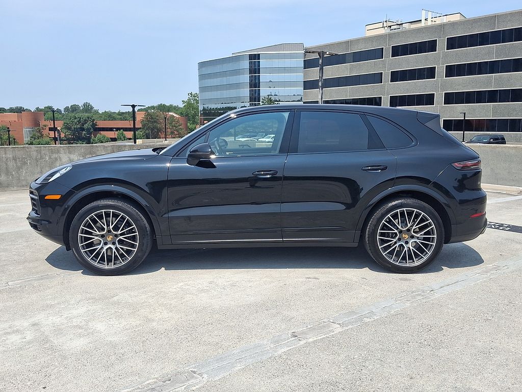 Thumbnail: 2023 Porsche Cayenne - 2