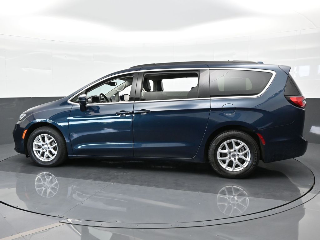 Used 2022 Chrysler Pacifica Touring L with VIN 2C4RC1BG4NR115096 for sale in Miami, FL