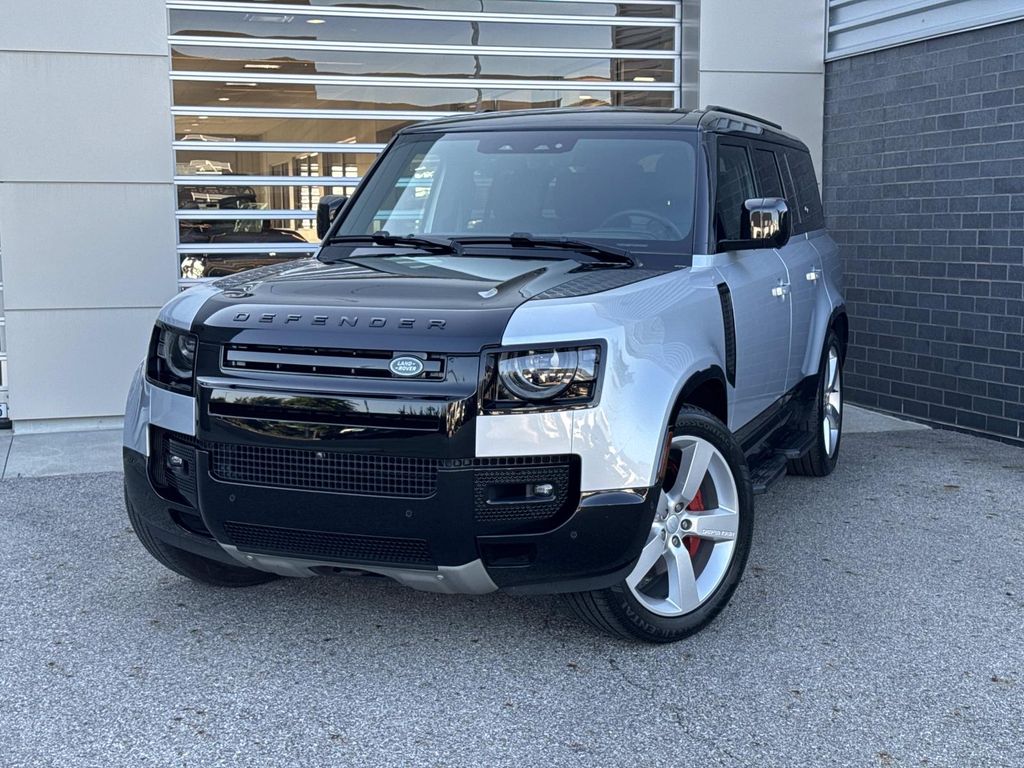 Hakuba Silver Metallic 2024 Land Rover Defender SUV / Crossover All-Wheel Drive 8-Speed Automatic