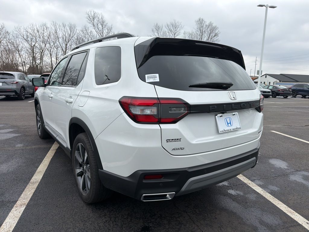 Thumbnail: 2023 Honda Pilot - 3