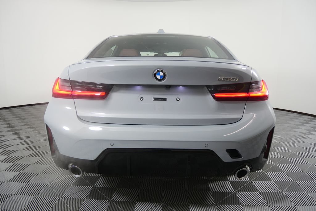 Thumbnail: 2026 BMW 3 Series - 4