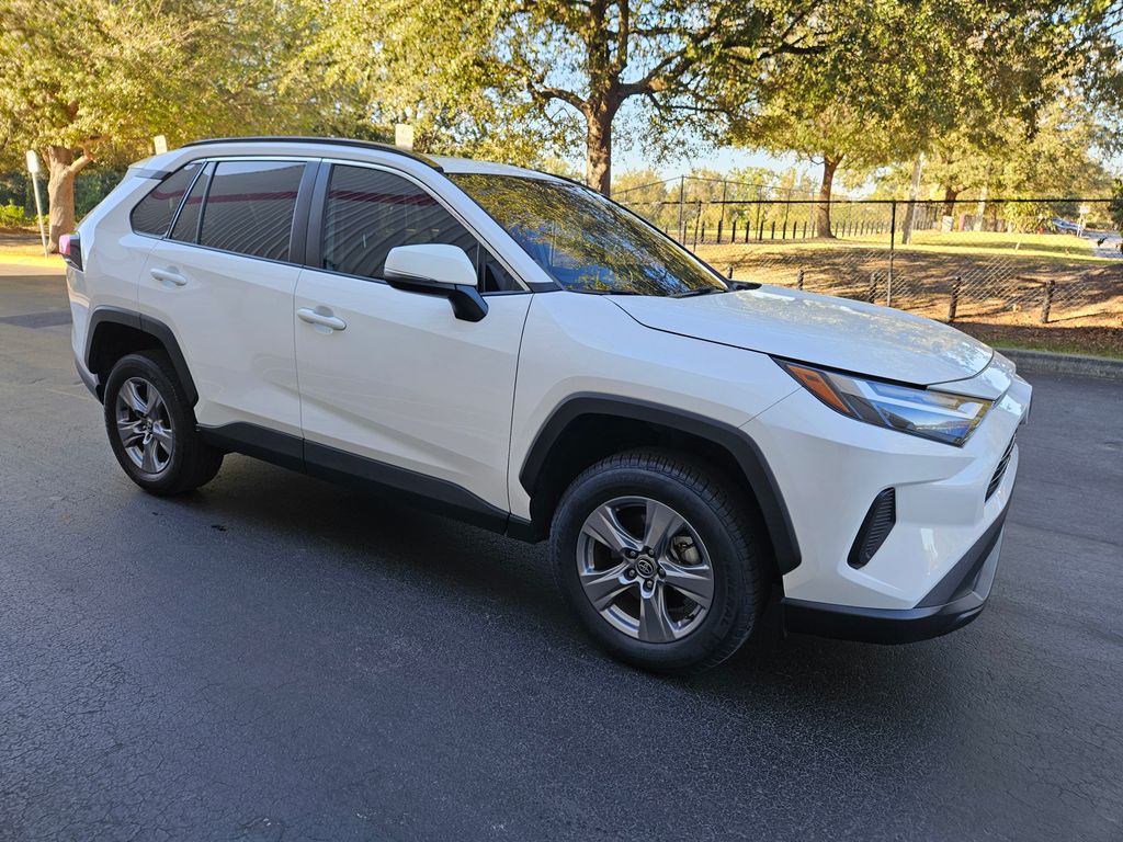 2023 Toyota RAV4 XLE 7