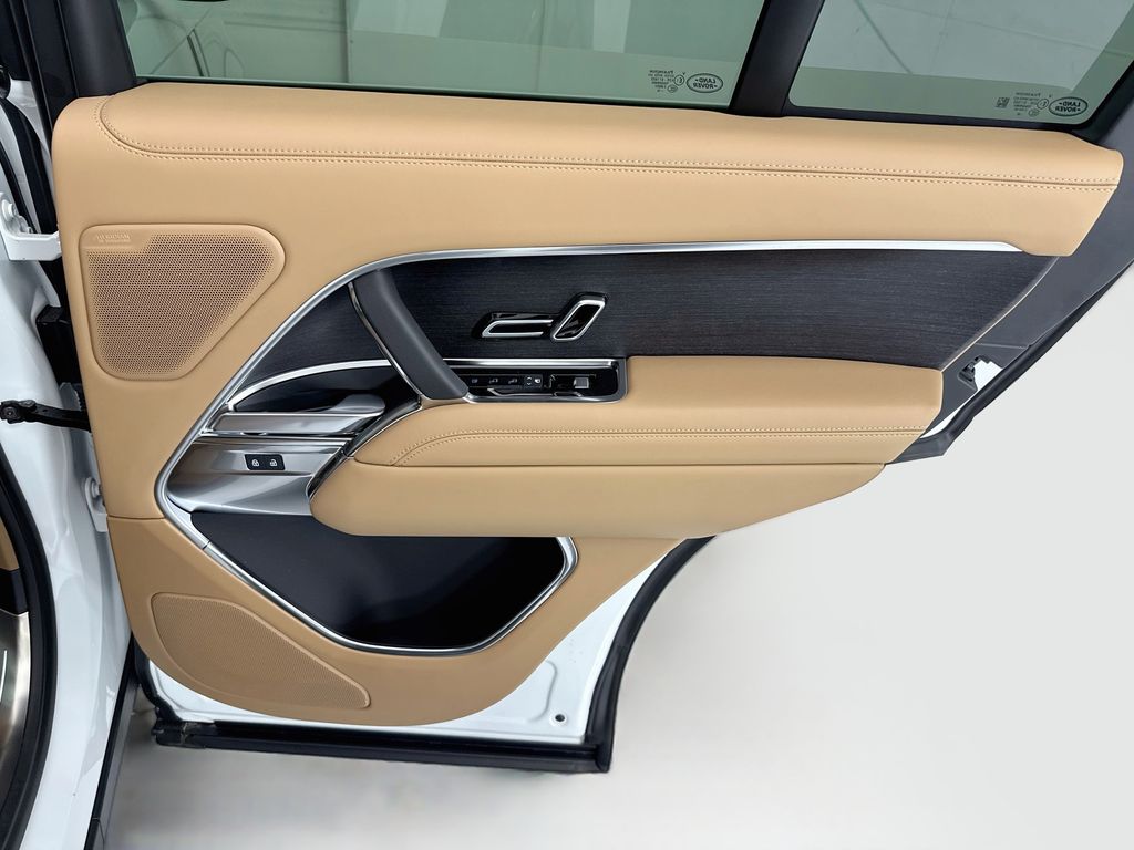 Thumbnail: 2026 Land Rover Range Rover - 27