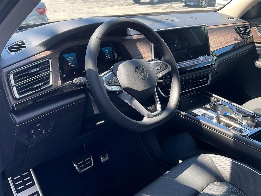 2026 Volkswagen Atlas — photo 9
