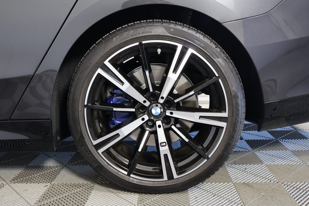 Thumbnail: 2026 BMW 5 Series - 16