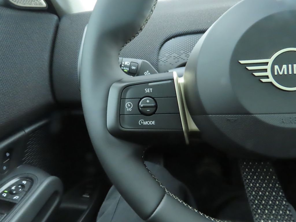 2025 MINI Cooper Countryman Iconic 12