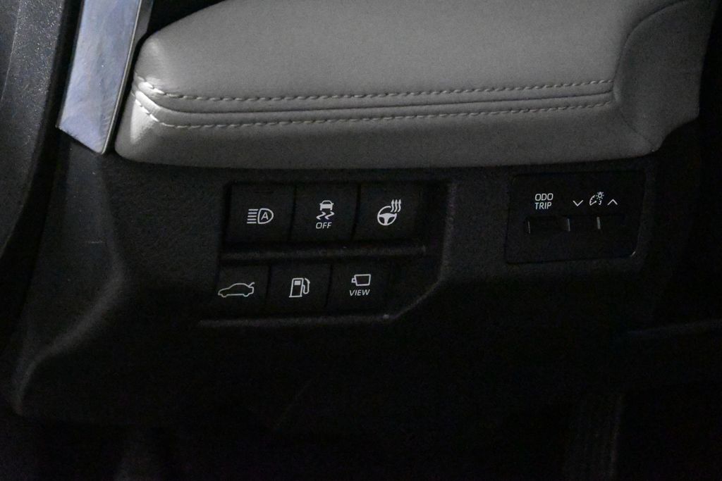 2019 Toyota Avalon Limited 30
