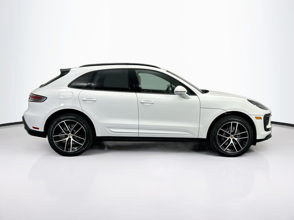 Thumbnail: 2026 Porsche Macan - 8