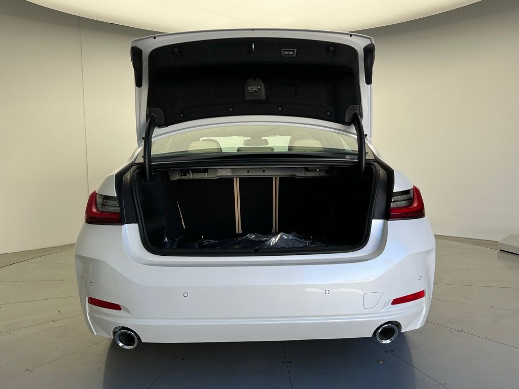 Thumbnail: 2026 BMW 3 Series - 5