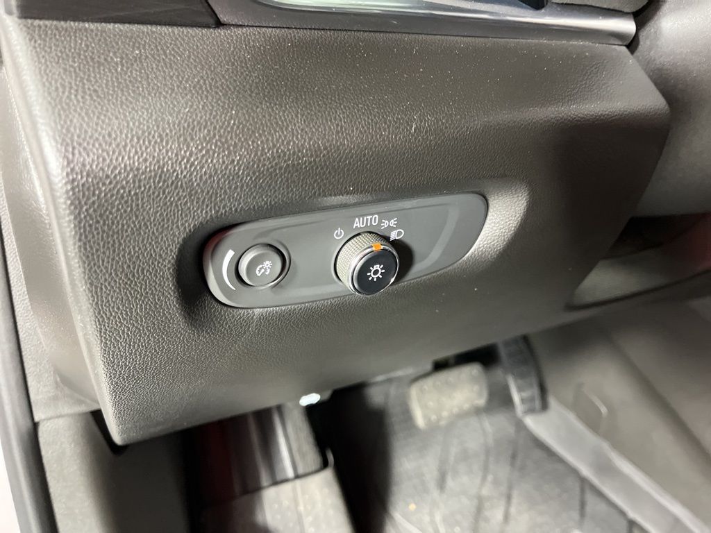 Thumbnail: 2023 Chevrolet Traverse - 29