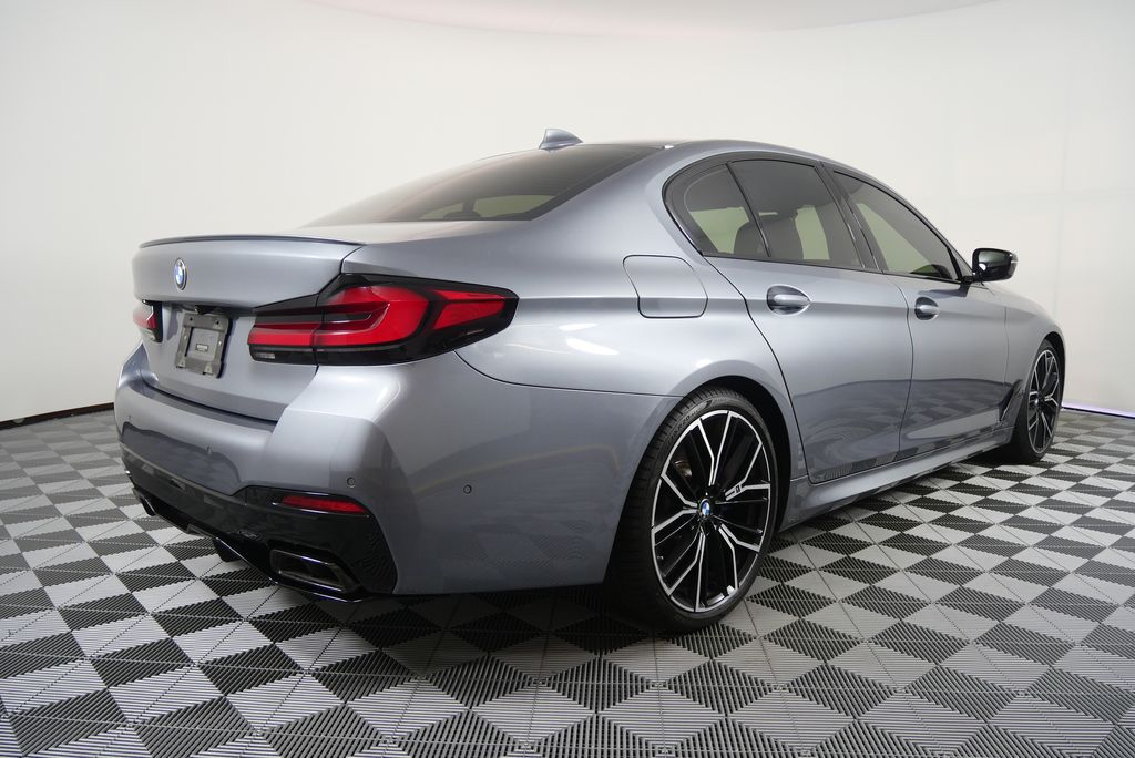 Thumbnail: 2021 BMW 5 Series - 3