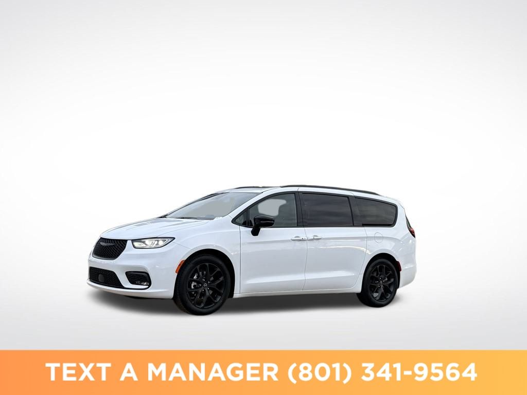 Bright White Clearcoat 2026 Chrysler Pacifica Limited FWD Minivan Front-Wheel Drive 9-Speed Automatic