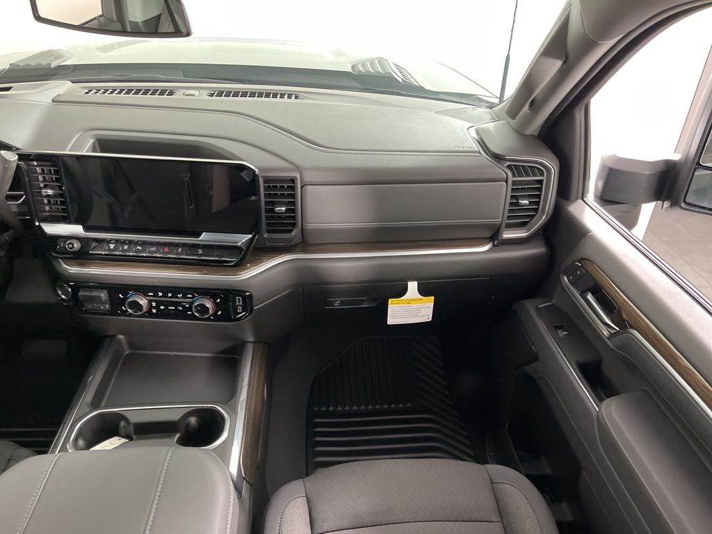 2025 Chevrolet Silverado 2500 LT 22