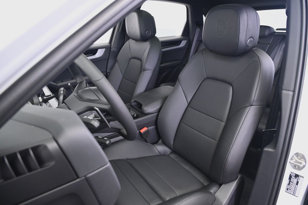 Thumbnail: 2026 Porsche Cayenne - 5